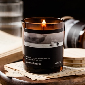 Proveedor de Velas Aromáticas Personalizadas de Lujo de Marca Privada, Hechas a Mano, No Tóxicas, Ecológicas, en Frascos de Vidrio, para Fiestas, Diwali - Product Image 1