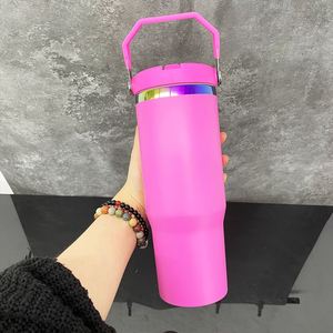 Vaso térmico de acero inoxidable de 30 oz con aislamiento al vacío, chapado en arcoíris, con asa y pajita abatible para sublimación - Product Image 4