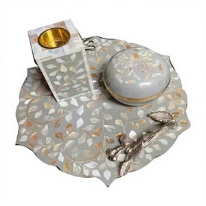 Ethereal Bloom Mother of Pearl Decorativo Mabkhara Elegante Quemador de incrustaciones de concha hecho a mano para el hogar, la mezquita y los juegos de regalo árabes - Product Image 1