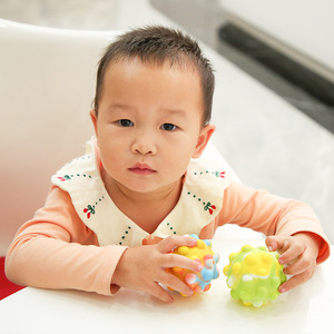 Juguete de silicona con burbujas para apretar para bebés y niños pequeños de 6 meses en adelante, unisex - Product Image 1