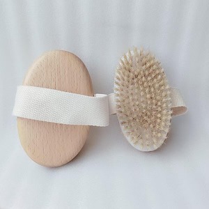 Cepillo de cuerpo seco de masaje anticelulítico de cerdas naturales con mango Cepillo de baño exfoliante con esponjas y depuradores - Product Image 4