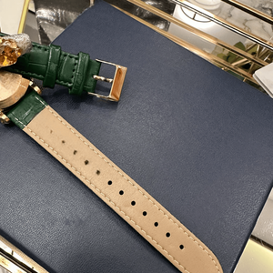 Montre analogique à quartz ronde avec bracelet en cuir gaufré crocodile, cadran en cristal, montre-bracelet élégante pour femme, usage quotidien et formel, Chopards - Product Image 6