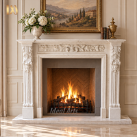 Manteau de cheminée en marbre blanc sculpté à la main, style rococo orné, pour la décoration intérieure de villa
