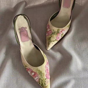 Женские босоножки на высоком каблуке - Product Image 3