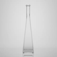 Bouteille de liqueur en verre pyramidale carrée haute de 100 ml avec bouchon et base épaisse transparente pour emballage personnalisé de mini spiritueux