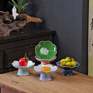 Assiette à fruits en céramique japonaise en forme de fleur avec support, nouveau style chinois, vaisselle pour cérémonie du thé, origine Dehua - Product Image 1