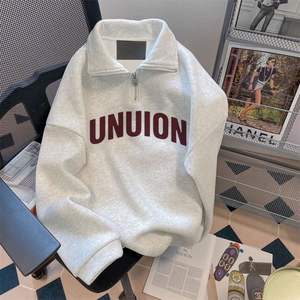 سترة ثقيلة بياقة قائمة بسحاب مطبوع حسب الطلب مع ياقة مطوية للأسفل طباعة منقوشة وتقنيات مطرزة - Product Image 1