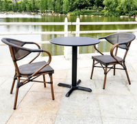 Meilleures ventes : Ensemble de mobilier de jardin en rotin quatre pièces (tables et chaises) pour terrasse et loisirs