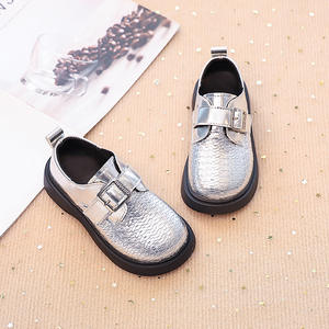 Zapatos de Vestir de Microfibra Estilo Británico para Niñas 2025, Zapatos de Princesa Modernos Negros/Plateados con Cierre de Velcro, Suela Suave, 0.3 kg, Primavera Otoño - Product Image 3