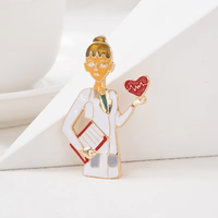 Épingles en métal émaillé plaqué or personnalisées DIY pour médecins et hôpitaux