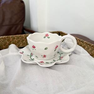 Ensemble de tasse à café et soucoupe en céramique faite à la main de style coréen avec un design frais et mignon de fleurs et de papillons, assiette à dessert - Product Image 6