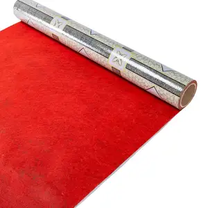 Commercio all'ingrosso diversi modelli su misura PVC vinile pavimento rotolo di feltro rosso retro pavimento tappeto PVC plastica antiscivolo pavimento rotolo