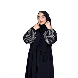 Vente en gros Dubaï : Magnifique Abaya Modeste Faite à la Main en Soie Satinée, Vêtement Traditionnel Islamique pour Femme, Légère, Respirante et Séchage Rapide - Product Image 1