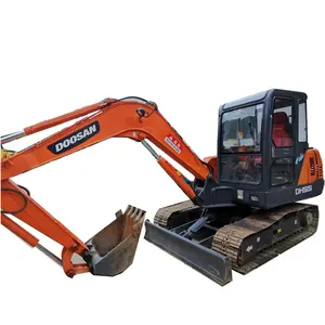 Ekskavator perayap bekas dengan sekop 5.5t penggali tanah mini Doosan DH55 mesin konstruksi trotoar harga rendah terjual baik Mesir