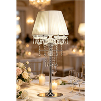 Support floral de mariage doré de style européen pour salle d'hôtel, avec rideau de perles de cristal suspendu et centres de table LED