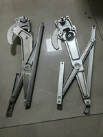 Suku Cadang Otomotif Grosir Pengangkat Kaca OEM 69820-90k00 69810-90k00 Pengatur Kaca untuk Land Cruiser Hzj79
