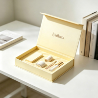 Cajas de Regalo Magnéticas Blancas de Lujo Personalizadas con Tapa Abatible y Patrón Impreso en UV para Empaque de Sets de Cosméticos y Cuidado de la Piel de Alta Gama