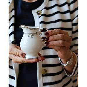 Service de table en porcelaine décorée Camille Royal Grafton, 12 pièces - Product Image 3