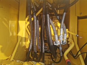 รถขุดโคมัตสึ PC220 ของแท้จากญี่ปุ่นสำหรับขาย เครื่องจักรสำหรับงานหนัก งานเหมือง และงานดินดิบ มือสอง - Product Image 5