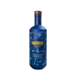 Bouteille en verre vide alcoolisée bleue ronde personnalisée 700ml 750ml bouteille d'esprit de whisky vodka bouteille de rhum gin avec bouchon à vis en liège