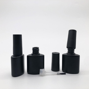 Bouteilles de vernis à ongles vides en plastique HDPE noir avec logo personnalisé - Product Image 2