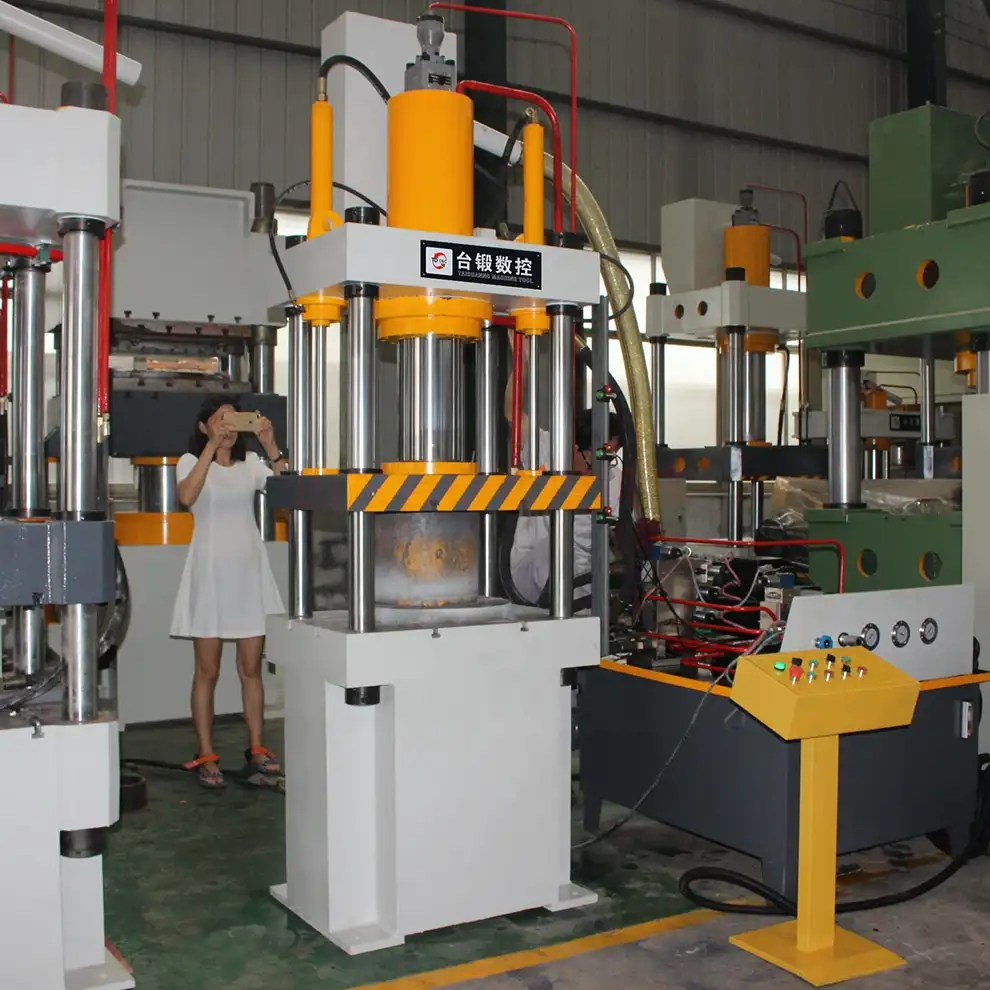 धातु मुद्रांकन हाइड्रोलिक प्रेस मशीनरी 200 टन