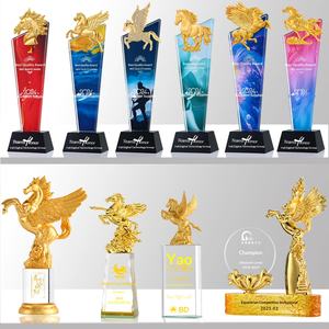 Trofeo de Cristal con Cabeza de Caballo Metálica 2026, Adornos de Pegaso, Medalla para Equipo Campeón Ecuestre y Personal Destacado - Product Image 3