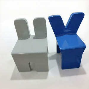 Chaise en lettres irrégulières UHPC en gros Y245, mobilier de loisirs décoratif pour l'extérieur, les parcs, les centres commerciaux et les espaces publics - Product Image 1