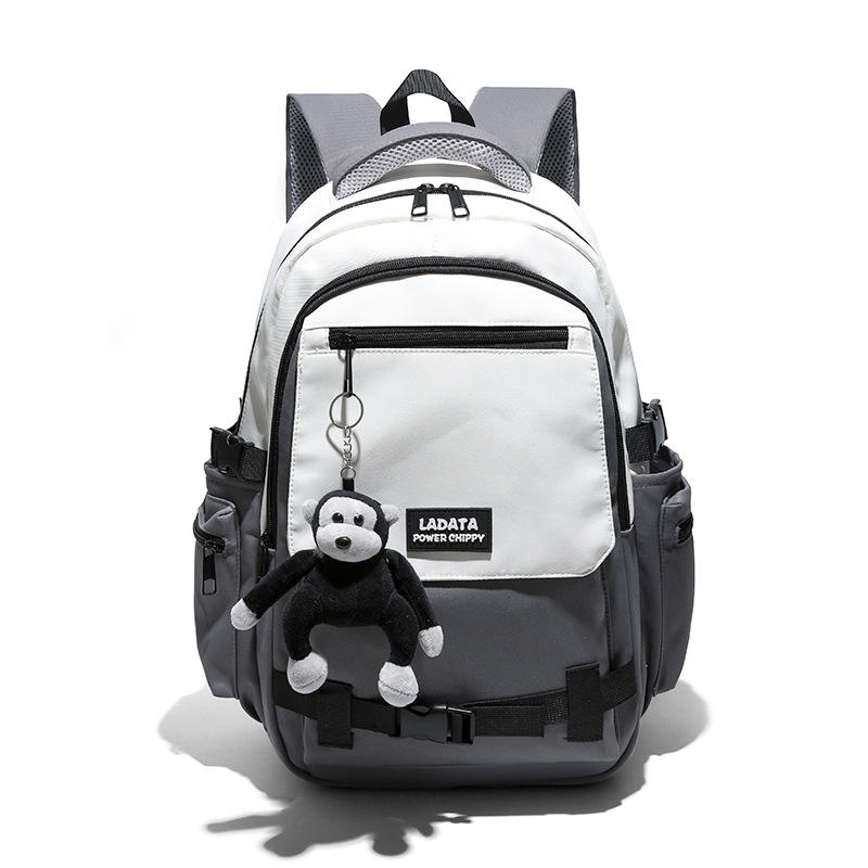 สีเทาและสีขาว