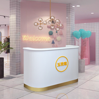 Meubles de salon de beauté de haute qualité, comptoir de réception médical, comptoir de réception luxueux blanc et or pour hôtel et spa