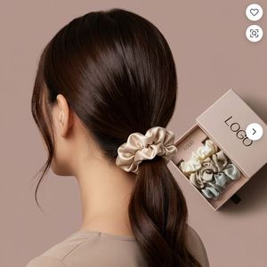 Fascia per capelli da donna con logo personalizzato, elastico in seta di dimensioni midi, elastico in gomma, scrunchie 100% seta di gelso autentica - Product Image 4