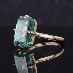 Anello di Fidanzamento Starsgem in Oro Giallo 10K con Moissanite Verde Taglio Smeraldo da 10 Carati Stile <span class=keywords><strong>Solitario</strong></span> - Product Image 2