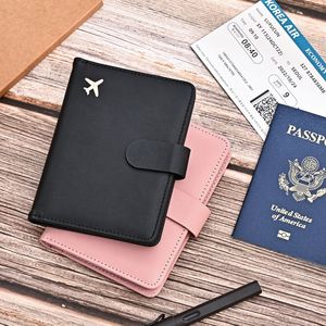 Funda para pasaporte de cuero con logotipo en <span class=keywords><strong>U</strong></span> personalizado, Cartera de viaje superventas con ranura para tarjetas, porta pasaporte con bloqueo RFID - Product Image 1