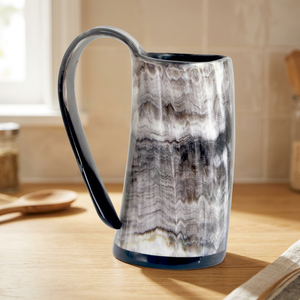 Jarra de Cuerno de Búfalo Hecha a Mano con Diseño Moderno, para Cerveza, Vino o Champaña, Artesanía Natural, Impermeable, Cuerno Animal Real, Diseño Antiguo y Moderno - Product Image 1
