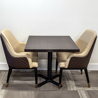Ensemble table et chaises de restaurant commercial, table à manger carrée en bois avec chaises rembourrées en cuir PU pour mobilier de café et d'hôtel