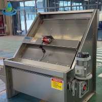 Séparateur solide-liquide à écran incliné en acier inoxydable pour la déshydratation du fumier de porcs et de vaches, presse à vis extrudeuse