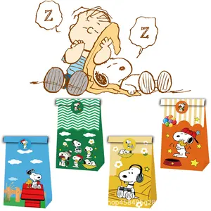 12 pezzi Snoopy Tema Soffie per feste Buste Buste Buste Regalo in Carta con adesivi per feste di compleanno per bambini