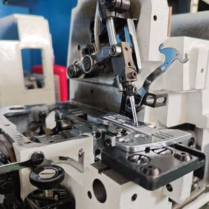 OEM Industrial Direct Drive Overlock <b>Sewing</b> Machine High-Speed Programmable Motor 4 Threads Double Needle New Condition Metal - Product Image 4