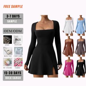 Elegantes eng anliegendes Mini kleid für Damen mit quadratischem Hals und langärmligem Schlitz-Flare-Saum Bodycon Party Tennis kleid Logo Taille - Product Image 1