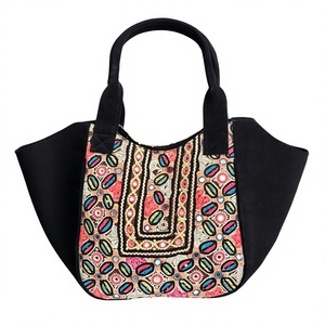 Bolso Tote Étnico Hecho a Mano, Estilo Boho, de Terciopelo Bordado, Impermeable, con Cierre de Cremallera - Product Image 3