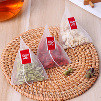 Sachets de thé pyramidaux triangulaires en nylon jetables de qualité alimentaire avec cordon, impression sérigraphique personnalisée du logo