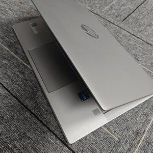 แล็ปท็อปธุรกิจ ProBook 430G8 รุ่นปรับปรุงใหม่ ใช้ Intel I5 รุ่นที่ 11 แรม 8GB SSD 256GB หน้าจอสัมผัส 13.3 นิ้ว คีย์บอร์ดภาษาอังกฤษ - Product Image 5