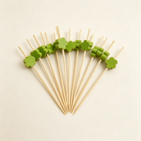 Piques à cocktail en feuilles de bambou vertes, feuilles de palmier tropicales, trèfles décoratifs, brochettes alimentaires jetables pour apéritifs, fruits et fêtes