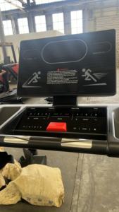 <span class=keywords><strong>Promotion</strong></span> sur <span class=keywords><strong>tapis</strong></span> roulant motorisé à écran tactile LED robuste équipement de fitness à usage commercial avec entraînement électrique pour une utilisation en salle de sport - Product Image 6