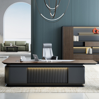 Mobilier de bureau moderne en bois de luxe en forme de L Bureau d'ordinateur de directeur exécutif convertible pour patron ou PDG