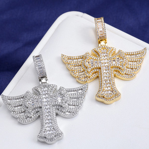 จี้พระสังฆราชีพีร์ปีกกว้างประดับเพชรโมอิสซาไนต์ GRA VVS เงินแท้ 925 รุ่น Heavenly Protector  พร้อมจี้ Iced RIP สำหรับแสดงความรำลึก ผ่านการทดสอบคุณภาพ ขายส่ง - Product Image 3