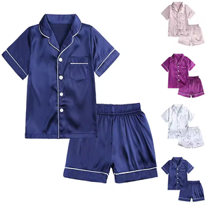 Pigiama Estivo in Raso a Maniche Corte per Bambina con Monogramma, Set Pigiama Morbido in Seta con Bottoni per Bambine, Abbigliamento da Notte per Neonati - Product Image 3