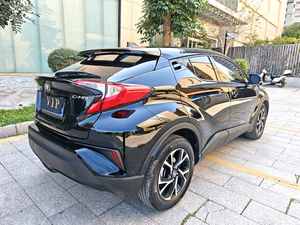 <span class=keywords><strong>รถ</strong></span>ยนต์โตโยต้า C-HR ปี 2020 เครื่องยนต์ 2.0 ลิตร เกียร์ CVT 5 ประตู 5 ที่นั่ง ขับเคลื่อนล้อหน้า น้ำมันเบนซิน SUV เบาะหนัง สีเข้ม ล้อแม็ก R17 พร้อมกล้อง - Product Image 6