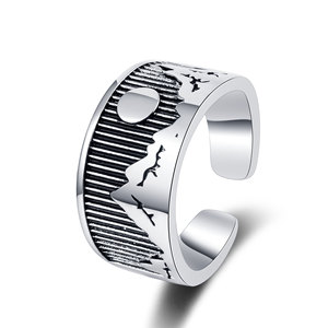 Anillo Abierto Ajustable de Banda Ancha con Grabado de Montaña, Luna y Pájaro en Plata Bicolor Negro y Plateado, Estilo Chino, Unisex, Joyería Boho - Product Image 1