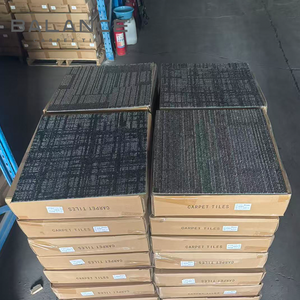 Dalles de moquette Balance Luxury 100% nylon, tuftées de haute qualité, pour bureaux commerciaux, 50x50cm, directement de l'usine OEM - Product Image 1